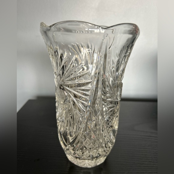 Vintage Crystal Vase Stars and Pinwheels - Picture 1 of 4